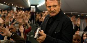 Crítica do filme Sem Escalas | Busca implacável… Agora no avião!