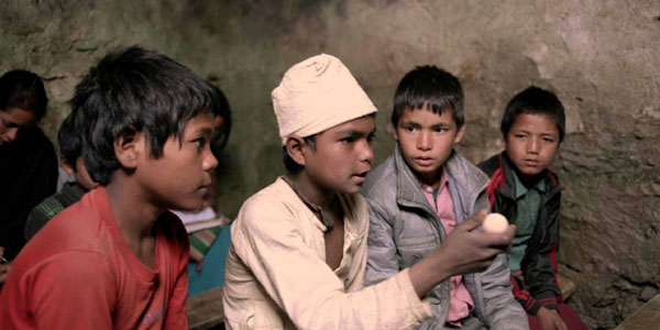 Imagem do filme Nas Estradas do Nepal