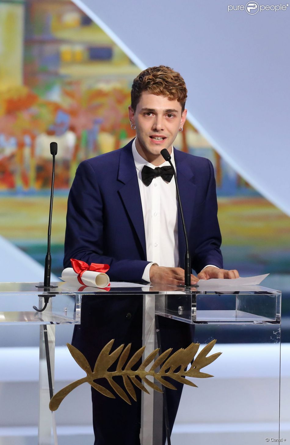 1484345-discours-de-xavier-dolan-prix-du-jury-950x0-1