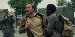 Crítica do filme A Longa Marcha | A jornada é longa e cheia de horrores