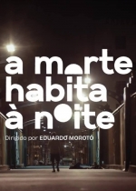 Cartaz do filme A Morte Habita à Noite