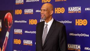Documentário sobre o astro do basquete Kareem Abdul-Jabbar estreia na HBO