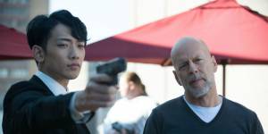 Novo trailer de "The Prince" com Bruce Willis como um assassino sinistro